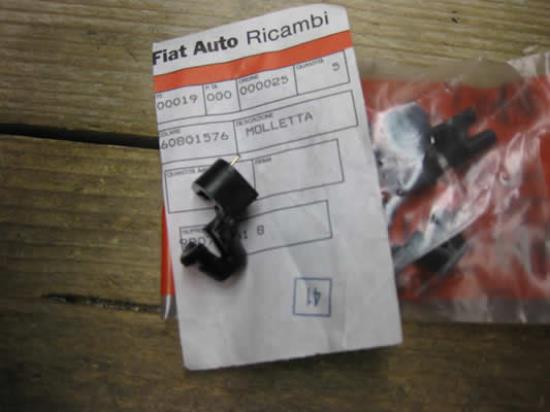 60801576 Clip houder motorkapstok