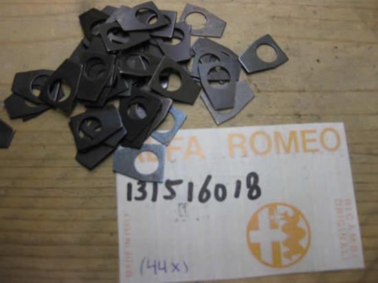 131516018 Borgplaatje Alfa Romeo Giulia Spider 75 Berlina 105-serie