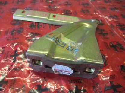 60568287 Motorkap scharnier links