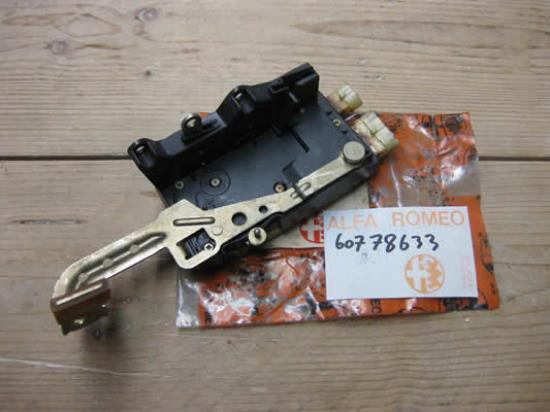 60778633 Slot rechts voorzijde Alfa Romeo 155