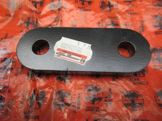 60562966 Afstandstuk vering voorzijde