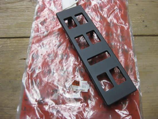 112294666 Sierstuk middentunnel schakelaar