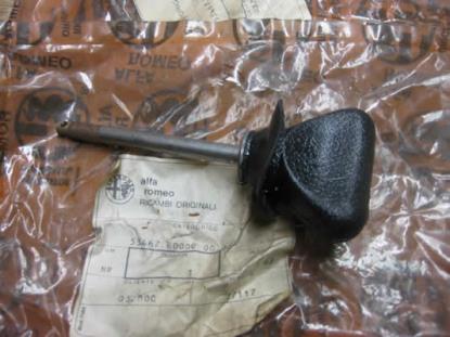 534678 Houder bout reservewiel