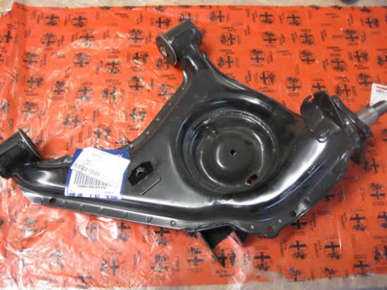 7663115 Draagarm rechtsachter