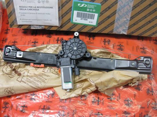 71792546 Raammechanisme rechts voorzijde elektrisch bediend Fiat Punto