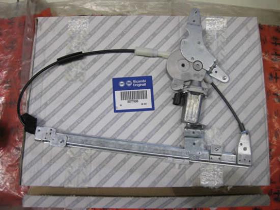 7774246 Raammechaniek rechtsvoor