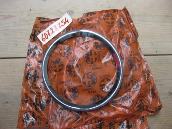 60728254 Koplampring