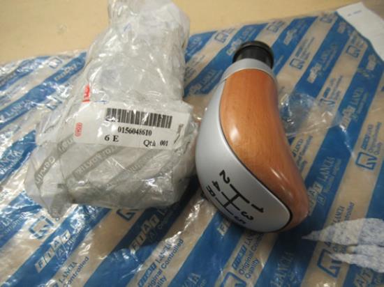 156048610 Pookknop licht bruin Alfa Romeo 156