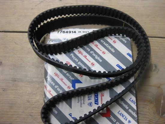 7764914 Distributieriem