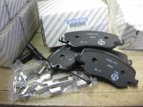 77362272 Remblokset voorzijde