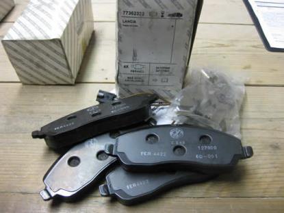 77362332 Remblokset voorzijde