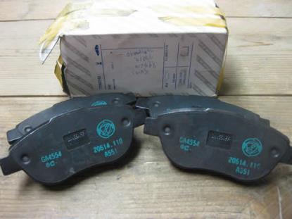 77362743 Remblokset voorzijde