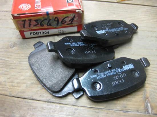 77364961 Remblokset achterzijde