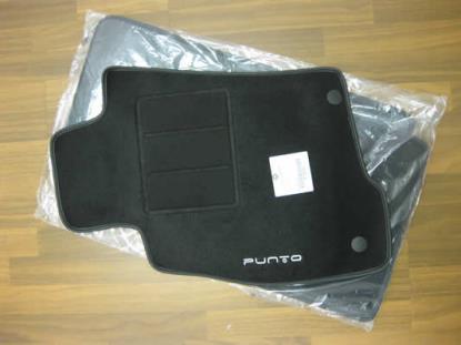 71805890 Mattenset Punto Evo met logo en zwarte omranding