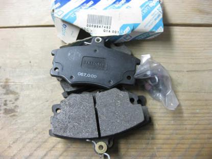 9947482 Remblokset voorzijde