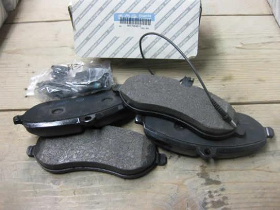 77364511 Remblokset voorzijde