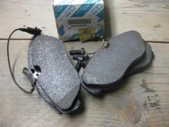 9948626 Remblokset voorzijde