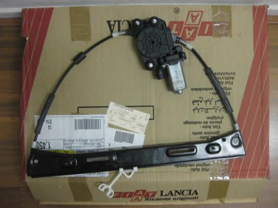 46803651 Raammechaniek rechtsvoor