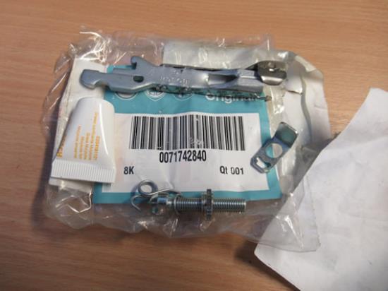 71742840 Versteller remmen linker achterzijde