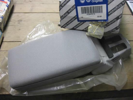 735375710 Armsteun Fiat Stilo grijs stof