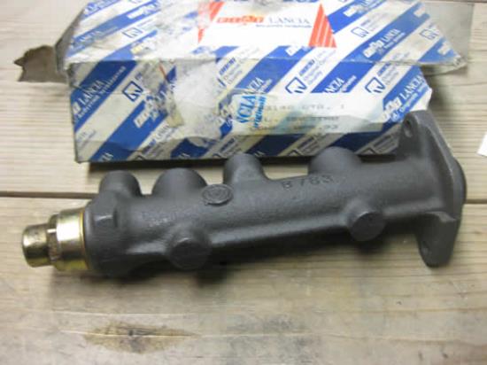 793148 Hoofdremcilinder