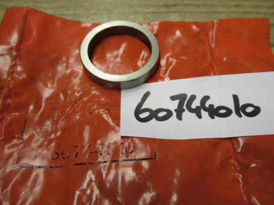 60744010 Klepzitting uitlaat