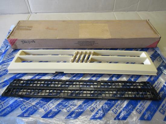 97617108 Radiatorgrille