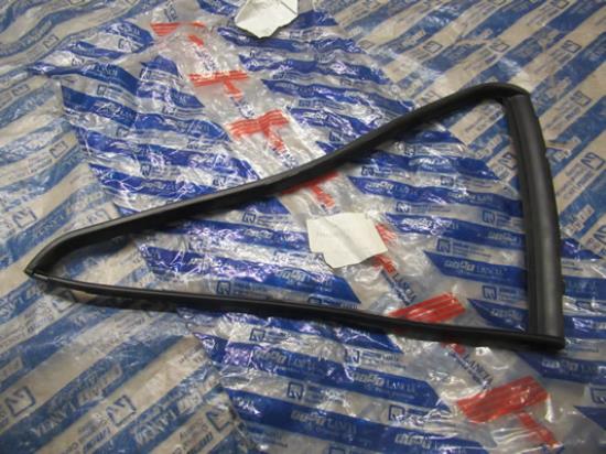 7794889 Raamrubber achterruit rechts