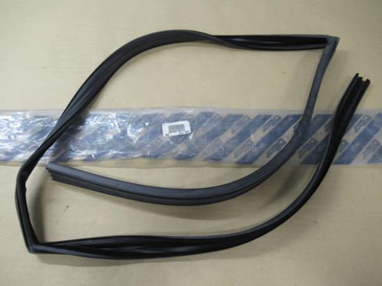 46510613 Raamrubber voordeur rechts