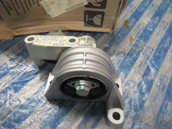 1335129080 Motorsteun 2.8 JTD