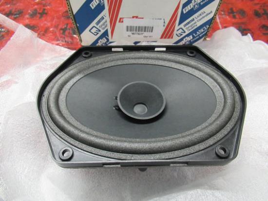 46779231 Speaker achterzijde
