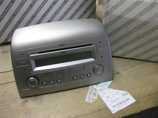 735437288 Autoradio met MP3