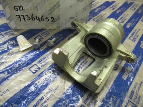 77364652 Remklauw rechtsvoor