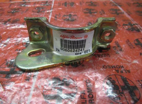 60624241 Uitlaatpijp beugel