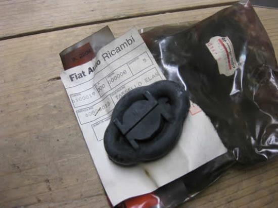 60806013 Uitlaatrubber 146 145 155 Bravo Tempra Tipo Dedra Delta