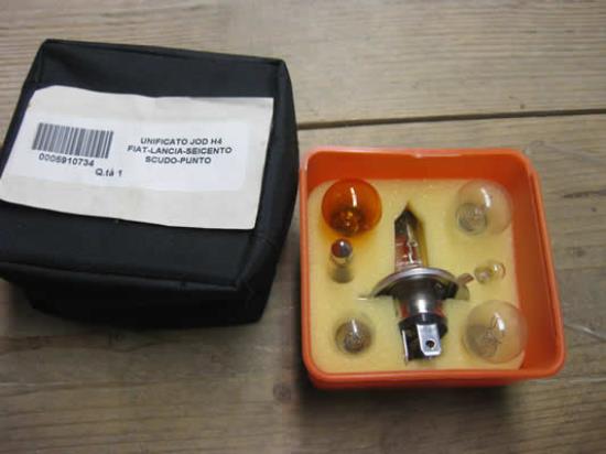 5910734 Reserve lampenset bestaande uit: