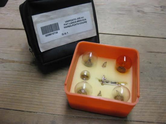 5910735 Reserve lampenset bestaande uit: