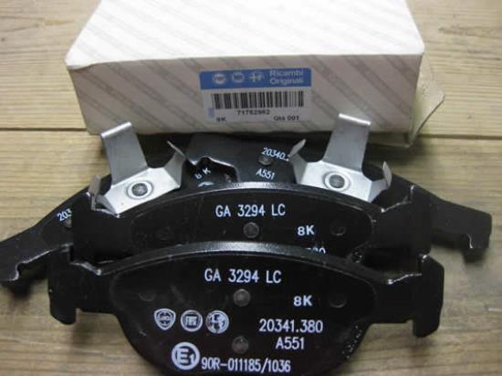 71752982 Remblokset voorzijde