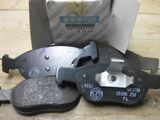 77362170 Remblokset voorzijde