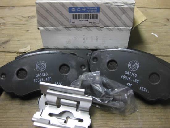 77362219 Remblokset voorzijde