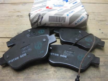 9949273 Remblokset voorzijde