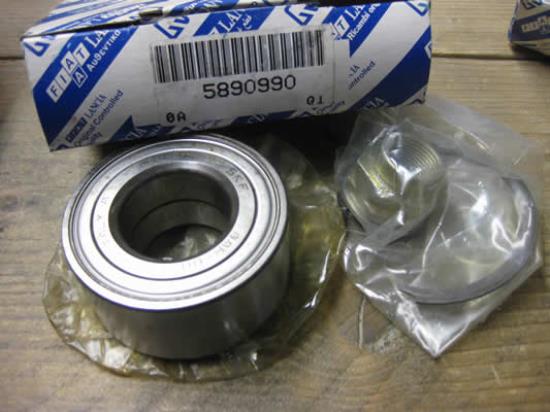 5890990 Wiellagerset voorzijde