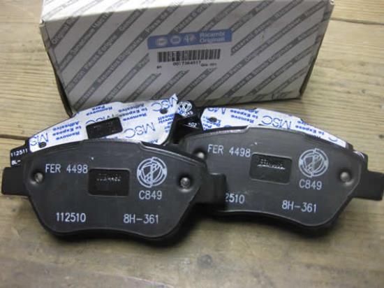 77364517 Remblokset voorzijde