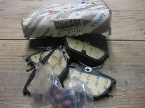 9949173 Remblokset achterzijde