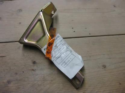 60525655 Beugel bumper rechtsachter