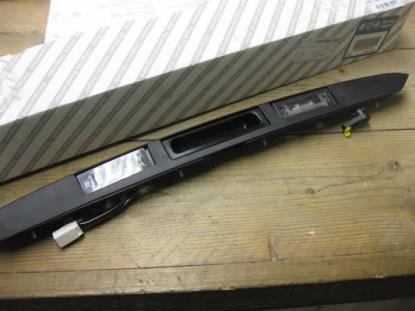 735515679 Greep achterklep met kentekenverlichting zwart kunststof Fiat Panda