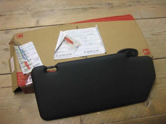 122200680 Zonneklep rechts