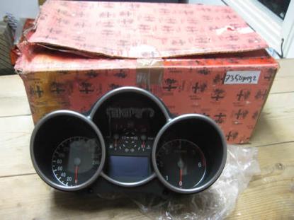 735290192 Instrumentenpaneel