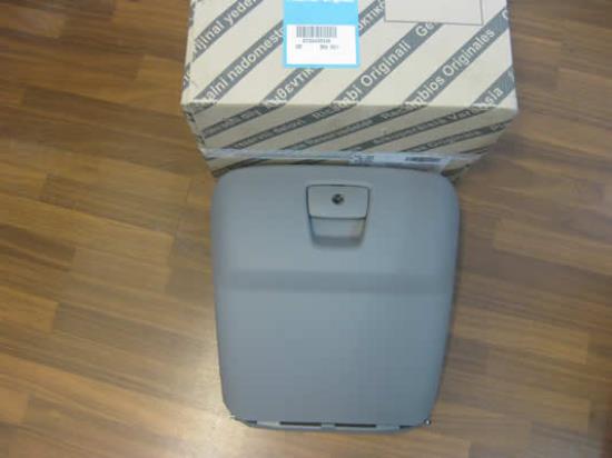 735430339 Klep dashboard kastje