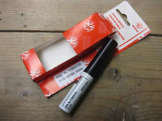 71802733 Lakstift 117B Rosso Siena